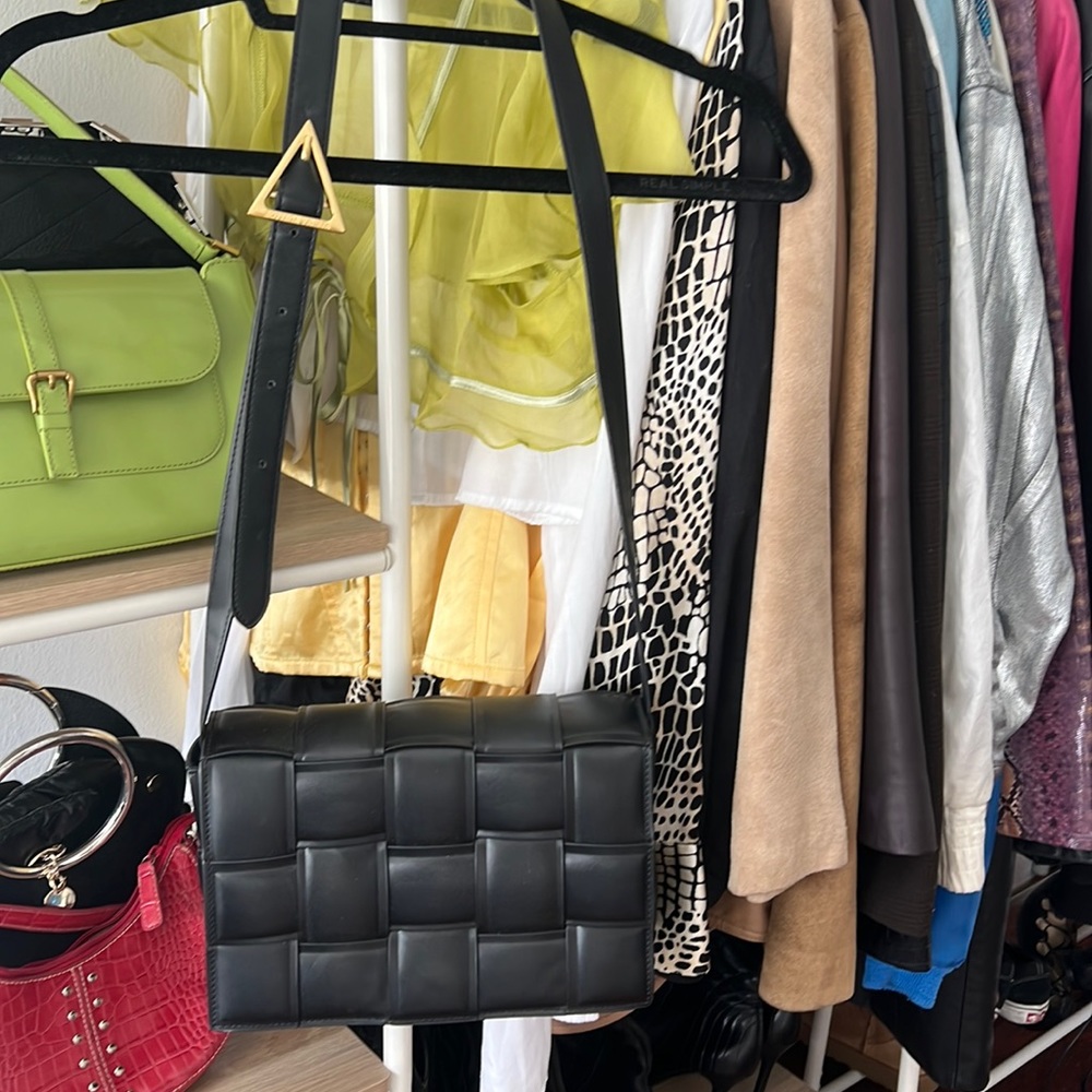 Not authentic bottega veneta cassette bag